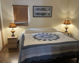 Adults 25 Or Older Only Creekside Vacation Rental Suite 3, Historic Downtown - Buffalo - Sypialnia