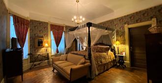 The Queen Anne Inn - Augusta - Bedroom