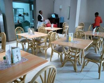 Roof Garden Hotel - Machakos - Restaurant