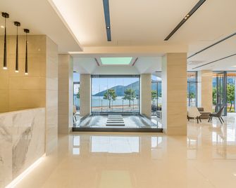 Stubborn Hotel - Geoje - Lobby