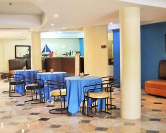 Regatta Residence Hotel - Iloilo City - Restaurante
