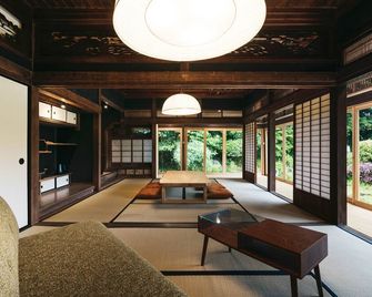 Rita Izumifumoto - Izumi - Bedroom