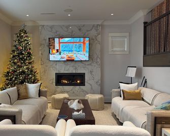 Vancouver West Cozy Retreat by Host Launch - Vancouver