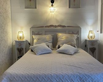 Studio bungalow in La Cotinière beach 100m, port 150 m - Saint-Pierre-d'Oléron - Schlafzimmer