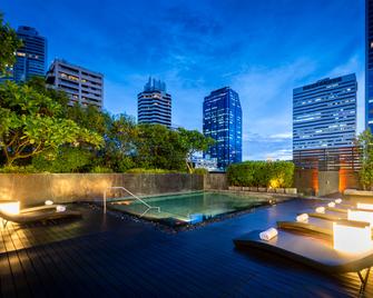 Maitria Hotel Sukhumvit 18 - Bangkok - Pileta