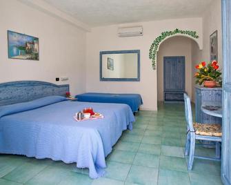 Hotel Riva del Sole - Forio - Habitación