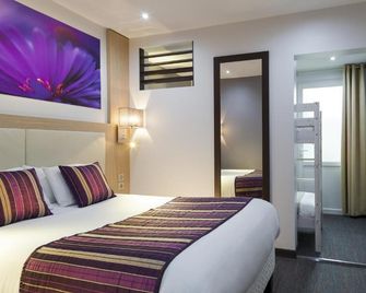 FH Confort Hotel Orléans Co'met - Orleans - Habitación