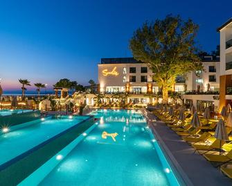 Sundia Exclusive By Liberty Fethiye Adults Only - פטהייה - בריכה