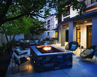 Courtyard by Marriott Seattle Northgate - Seattle - Patio