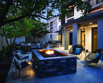 كورتيارد باي ماريوت سياتل نورث جايت - سياتل - شرفة مرصوفة