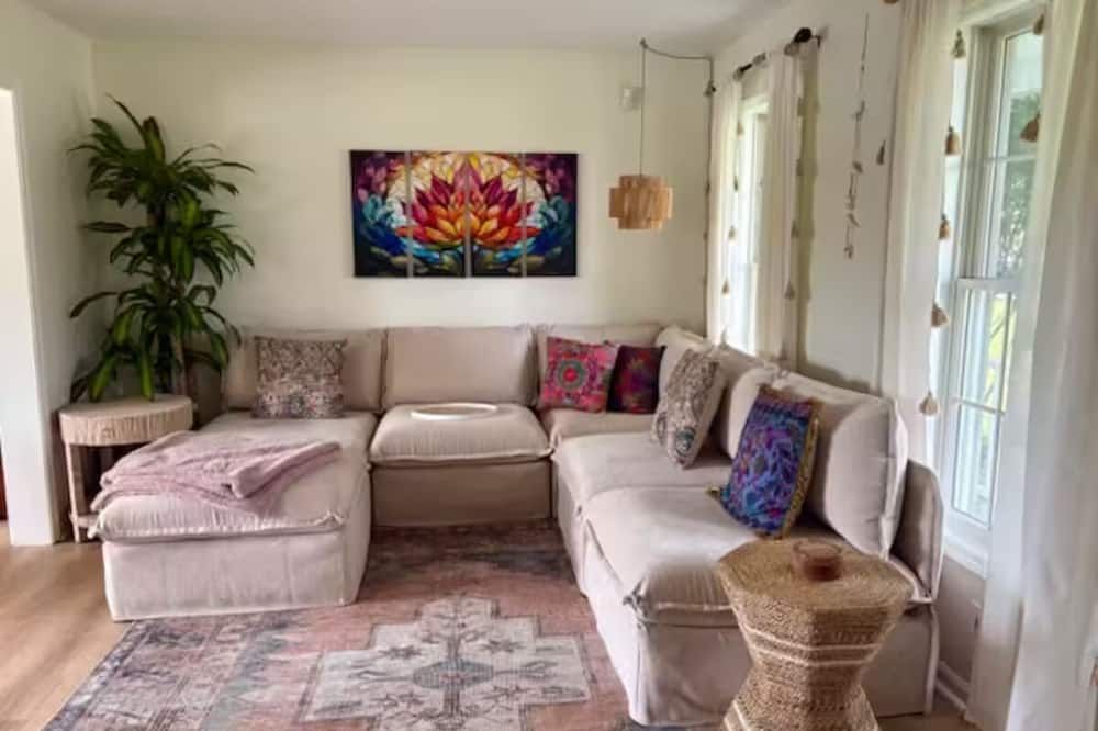 4-bedroom house in amazing Victor with AC/ Comfortable heaven - Victor - Wohnzimmer