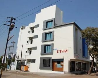 Hotel Utsav Wardha - Wardha - Building