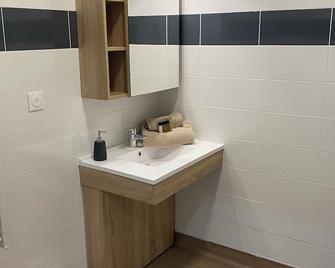 Zenao Appart'hôtels Villeneuve d'Ascq - Villeneuve-d'Ascq - Baño
