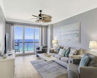 Oceanfront Condo w/Private Balcony, & just steps from the beach! - Panama City Beach - Pokój dzienny