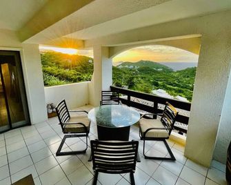 Oceanview - Beautifully Updated 2 Bedroom Condo - Saint Thomas Island - Varanda