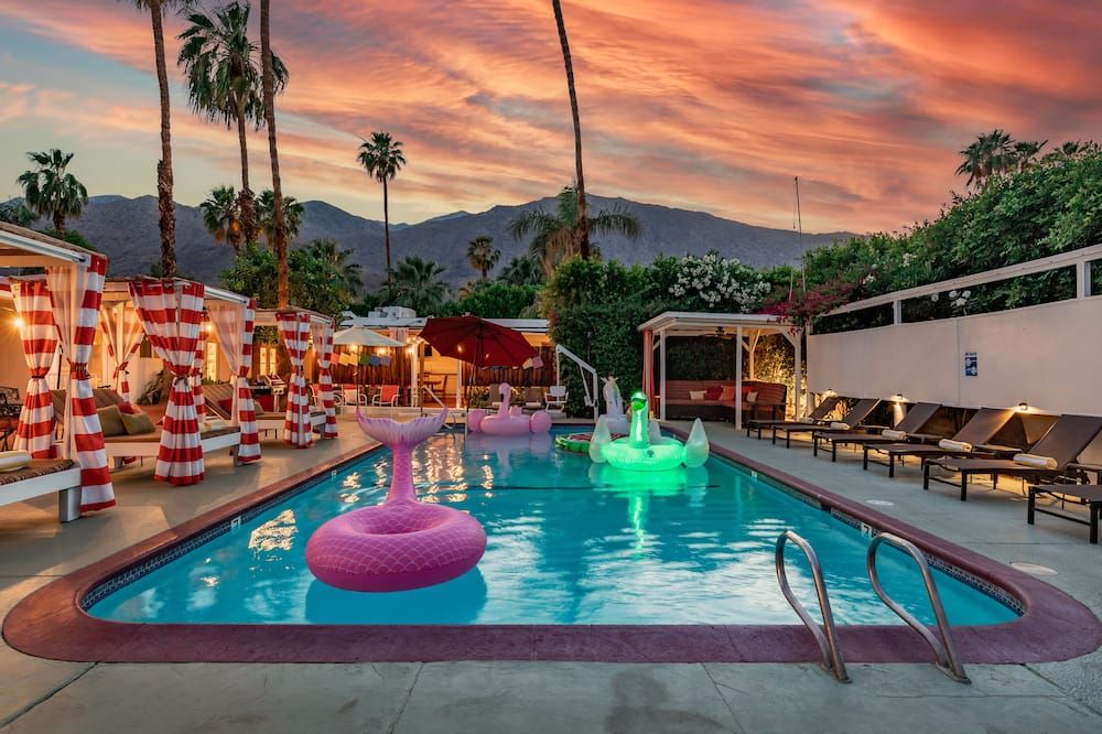 فلوت بالم سبرينجز - بالم سبرينغس - حوض السباحة