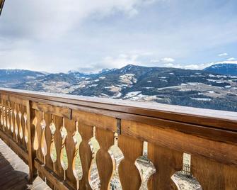Apartment Gnolerhof with Mountain View, Balcony and Wi-Fi - Villanders - Balkon