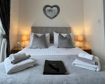 Abbey House Bed and Breakfast - Penrith - Bedroom