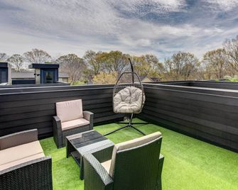Modern Atlanta Townhome Rental about 2 Mi to Downtown! - Atlanta - Balcón