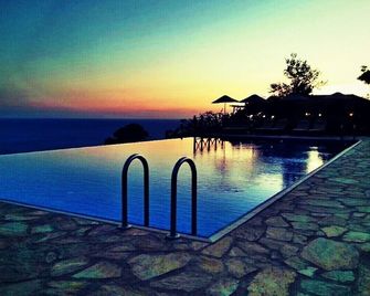 Olive Garden Kabak - Uzunyurt - Piscine