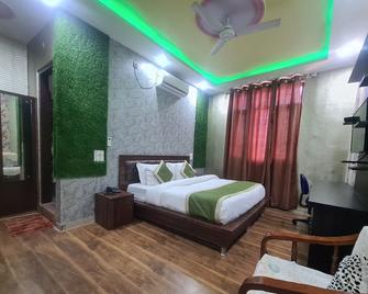 Hotel Grand Raga - Sundarnagar - Bedroom