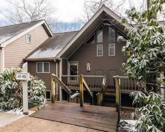 Wintergreen Pet-Friendly Condo: Walk to Mountain Inn & Slopes - Roseland - Edificio