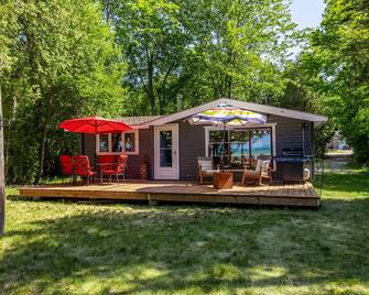 Point Clark Waterfront log Cabin - Kincardine - Innenhof