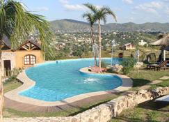 Serene Mountain home - Villa Carlos Paz - Pool