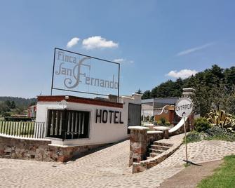 Finca San Fernando - Villa del Carbón - Edificio
