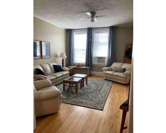 Downtown Living #1 - Fergus Falls - Wohnzimmer