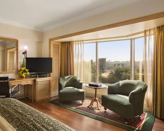 Ramada Plaza by Wyndham Palm Grove - Mumbai - Salon