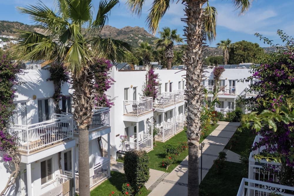 Petunya Beach Resort - בודרום