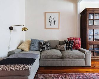 Comfortable Stay in Historic, Brooklyn Brownstone - Brooklyn - Sala de estar