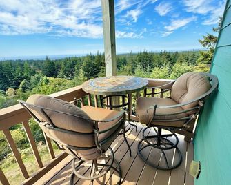 The Yeti Ohana - fun, solitude & ocean views. - Port Orford - Balcón