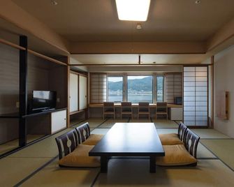 Rako Hananoi Hotel - Suwa - Spisestue