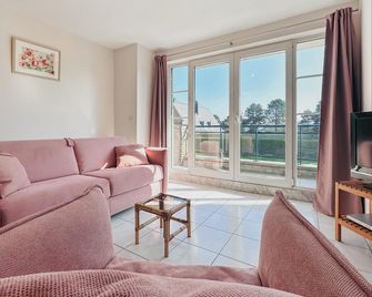 Awesome apartment in Bredene with WiFi - Bredene - Wohnzimmer
