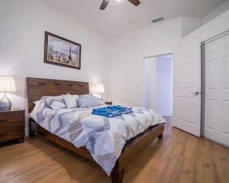 Fragrant Rose-Ville Beauty | Cozy Modern Paradise - Roseville - Bedroom