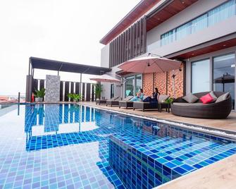Mintra Hotel - Vientiane - Pool