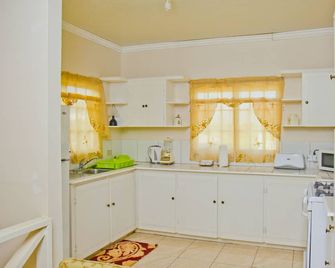 بورت أوف سبين ويندي جيست أبارتمنت - Arouca - مطبخ
