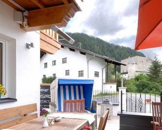 Hotel Berghof - Nauders - Varanda