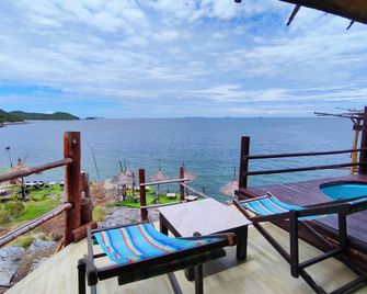 Paree Hut Resort - Chonburi - Balcony