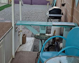 Entire Foothills Quiet Guest Home - Dog Friendly, Utilities Included, Bbq Grill - Yuma - Balcony