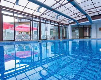 Park Hotel Arbanassi - Arbanasi - Pool