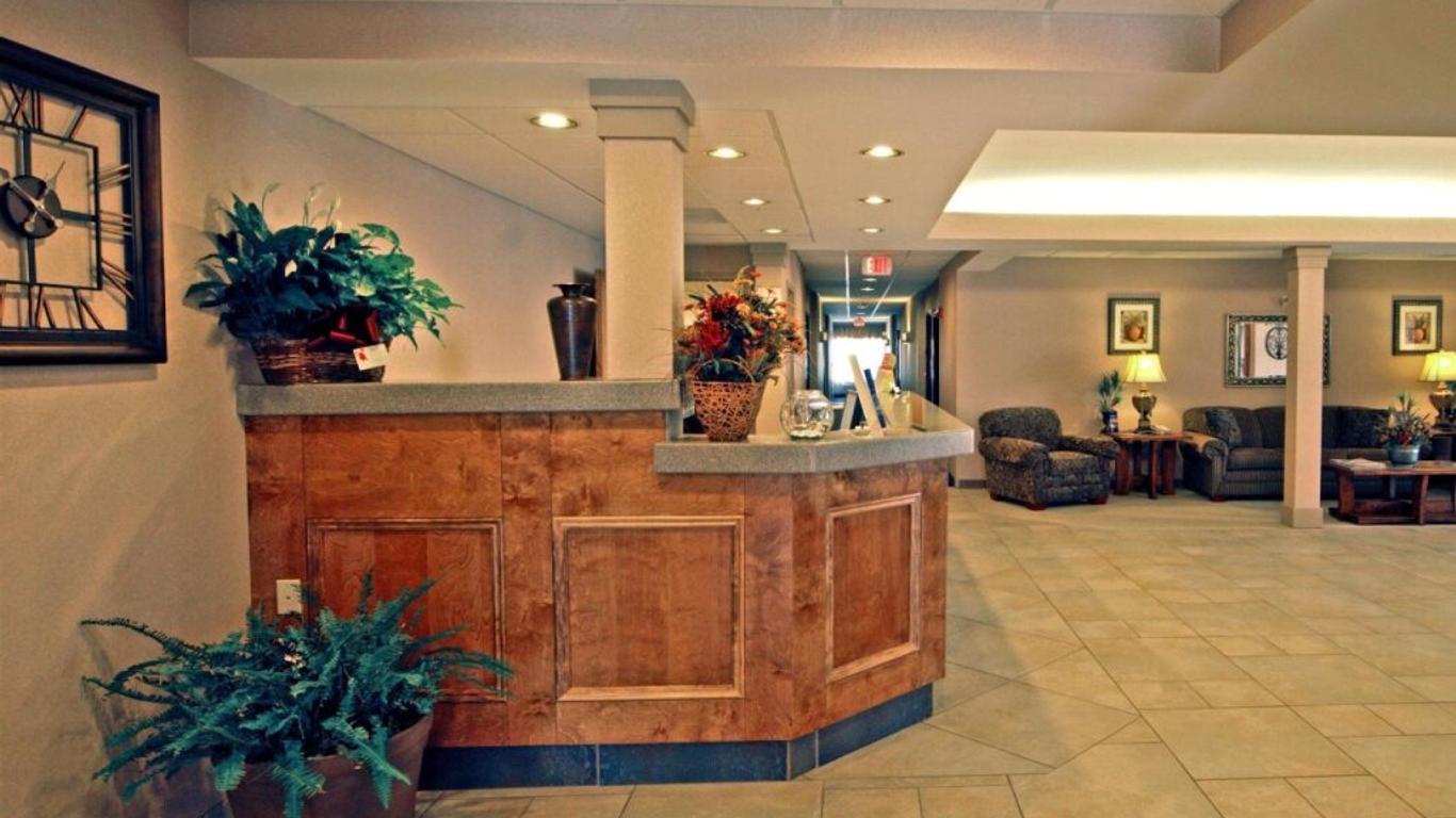 Paola Inn And Suites