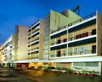 Hotel Subam Palani - Palani - Gebouw