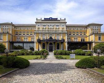 Hotel Villa Malpensa - Vizzola Ticino - Gebouw