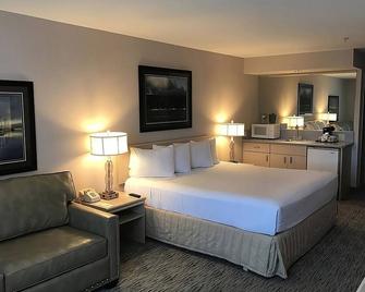Modern and Comfy Unit, Near Attractions, Pool and Sauna - Warrenton - Bedroom