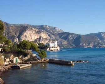 Luxury Apartment block - Villefranche-sur-Mer - Beach