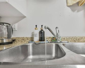 Comfy 2br Apt Near Beach And Downtown Fr - Oshawa