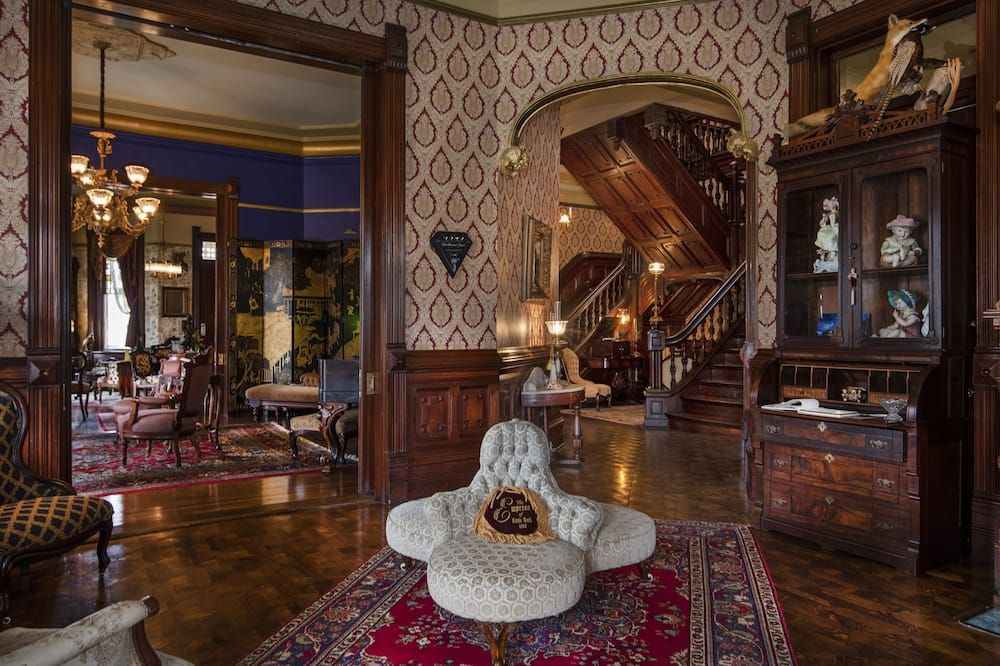 The Empress of Little Rock - Little Rock - Lounge